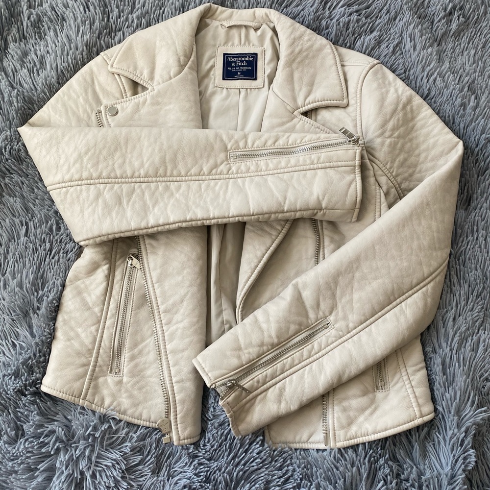 Abercrombie And Fitch New WOT Cream Vegan Leather jacket ✨